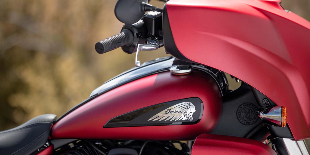 Indian® Roadmaster® Dark Horse Indian® Roadmaster® Dark Horse