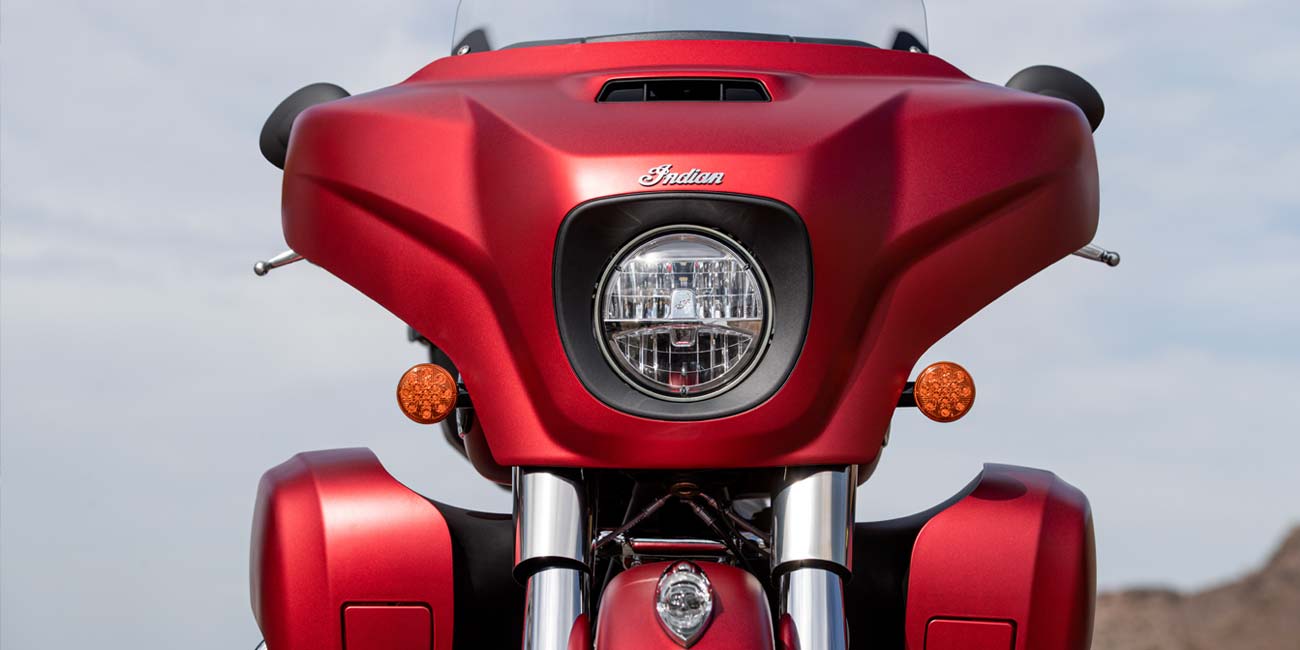 Indian® Roadmaster® Dark Horse Indian® Roadmaster® Dark Horse