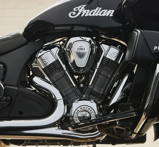 EN STOR MOTOR MED MASSOR AV VRID